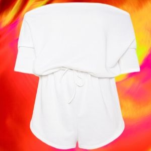 NWT PRETTYLITTLETHING off the shoulder short jumpsuit